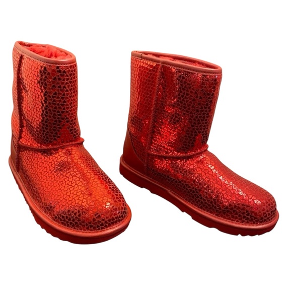 UGG Big Girl/Women’s Classic ll Gel Heart Boots Metallic Hearts Size 5 - Picture 7 of 11